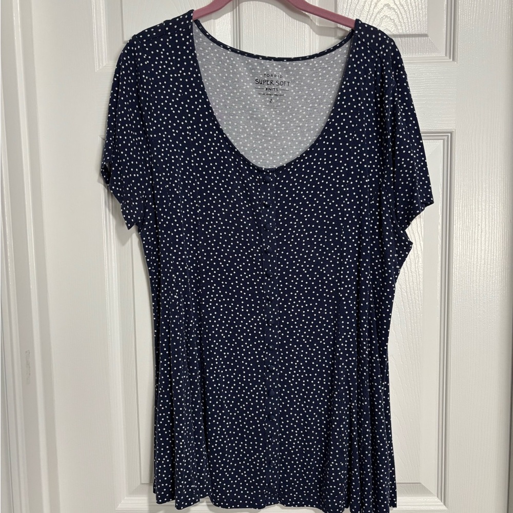 torrid Navy and White Polka Dot Scoop Neck Top